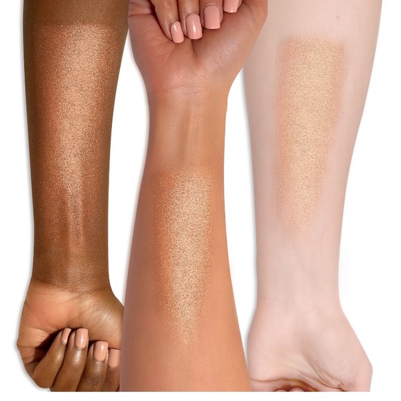 Too Faced Honey Bun Glow Bronzer - Picture 2 of 5